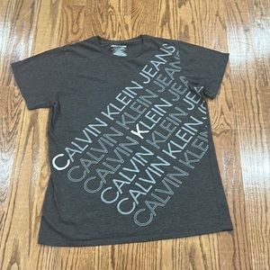 T shirt size 18/20 good condition kids